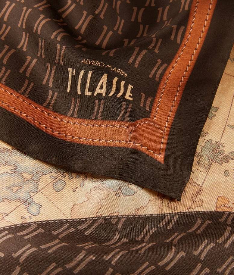Alviero Martini 1A Classe Foulard In Seta 90x90  LM F089 G614  Col. 0504 Iconic Geo Mix Chocolate