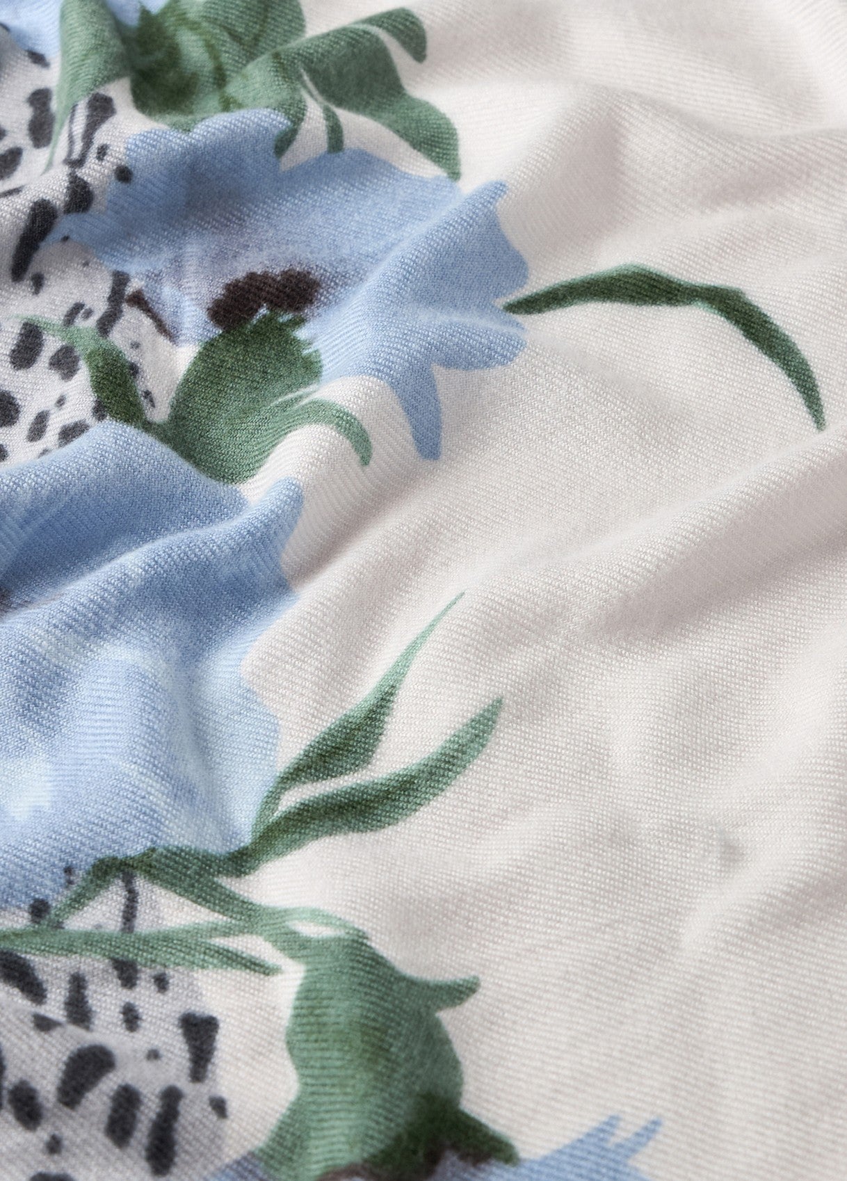 Liu Jo Stola Floreale Animalier 2F5077 T0300 Col 74015 Light Denim